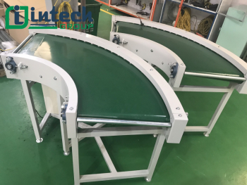 curved conveyor belt