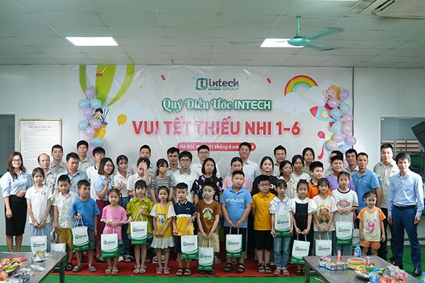 tet thieu nhi tron ven yeu thuong tai intech group